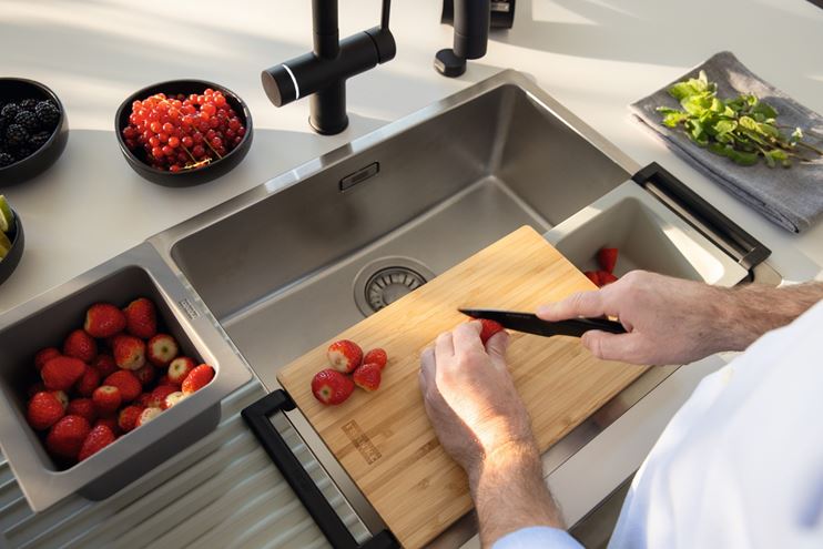 FRANKE sada ALL-IN 1 sada 3 dřezových doplňků, držák, krájecí deska a miska 112.0655.481 Obrázek - fotka