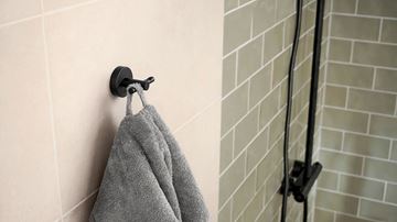 TESA MOON BLACK dvojháček na ručníky, černá 40564-00000-00 Obrázek - fotka