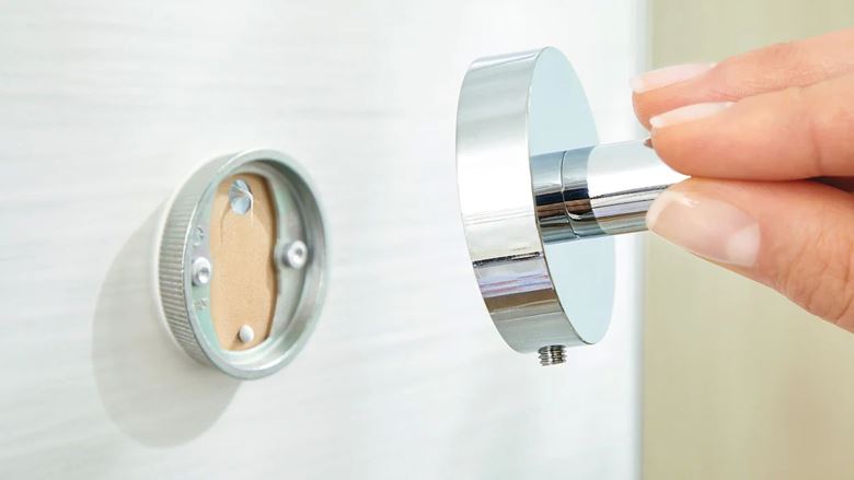 TESA SMOOZ držák toaletního papíru, nástěnný, chrom 40328-00000-00 Obrázek - fotka