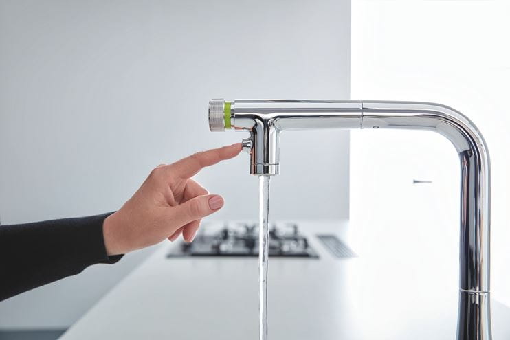 GROHE ESSENCE SMARTCONTROL dřezová baterie, s vytahovací sprškou, chrom 31892000 Obrázek - fotka