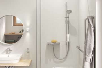 GROHE RAINSHOWER SMARTACTIVE 130 sprchová souprava 4-dílná, ruční sprcha pr. 130 mm, 3 proudy, tyč, hadice, polička, chrom 26548000 Obrázek - fotka