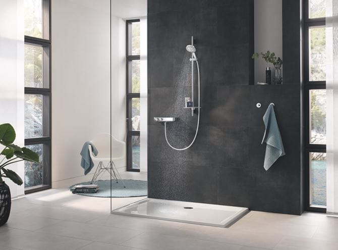 GROHE RAINSHOWER SMARTACTIVE 130 sprchová souprava 4-dílná, ruční sprcha pr. 130 mm, 3 proudy, tyč, hadice, polička, chrom 26548000 Obrázek - fotka