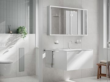 EMCO PRIME SLIM zrcadlová skříňka vestavná 60x70x14,4 cm, osvětlení s regulací stmívání a teploty světla, s vypínačem a el. zásuvkou, hliník, zadní stěna bílé sklo  949708303 Obrázek - fotka