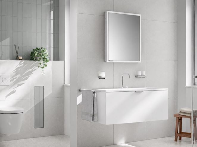 EMCO PRIME SLIM zrcadlová skříňka vestavná 60x70x14,4 cm, osvětlení s regulací stmívání a teploty světla, s vypínačem a el. zásuvkou, panty vpravo, hliník, zadní stěna zrcadlo 949708202 Obrázek - fotka