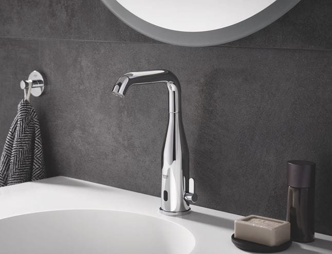 GROHE ESSENCE E umyvadlová senzorová baterie s regulací teploty, napájení ze sítě, chrom 36444000 Obrázek - fotka