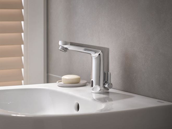 GROHE EUROSMART COSMOPOLITAN E umyvadlová senzorová baterie s regulací teploty, napájení z baterie, Water Saving, chrom 36327001 Obrázek - fotka