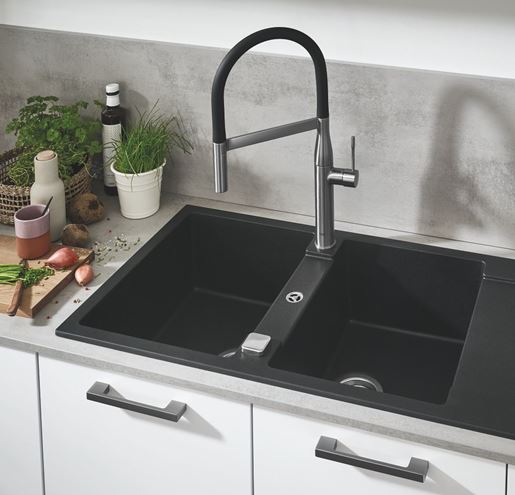 GROHE ESSENCE NEW dřezová baterie, s flexi ramínkem a sprškou, supersteel/černá 30503DC0 Obrázek - fotka