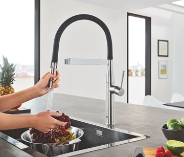 GROHE ESSENCE NEW dřezová baterie, s flexi ramínkem a sprškou, supersteel/černá 30503DC0 Obrázek - fotka