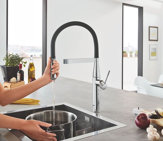 GROHE ESSENCE NEW dřezová baterie, s flexi ramínkem a sprškou, chrom/černá 30503000 Obrázek - fotka