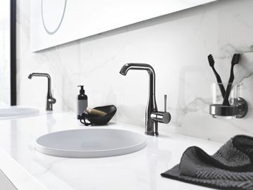 GROHE ESSENCE NEW umyvadlová stojánková baterie, s odtokovou soupravou, supersteel 24174DC1 Obrázek - fotka