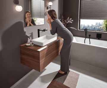 HANSGROHE PULSIFY S 105 1JET sprchová souprava 3-dílná, ruční sprcha pr. 105 mm, hadice, držák, matná černá 24301670 Obrázek - fotka