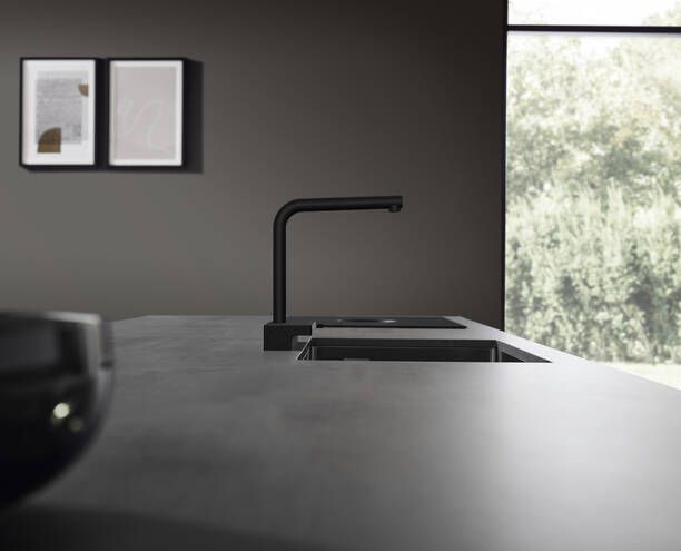 HANSGROHE AQUNO SELECT M81 dřezová baterie, s vytahovací koncovkou a plochou sprškou, matná černá 73836670 Obrázek - fotka