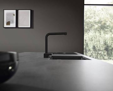 HANSGROHE AQUNO SELECT M81 dřezová baterie, s vytahovací koncovkou a plochou sprškou, matná černá 73836670 Obrázek - fotka