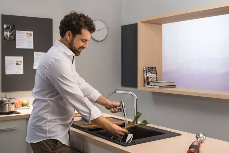 HANSGROHE METRIS SELECT M71 dřezová baterie, s vytahovací sprškou, sBox, kartáčovaný černý chrom 73818340 Obrázek - fotka