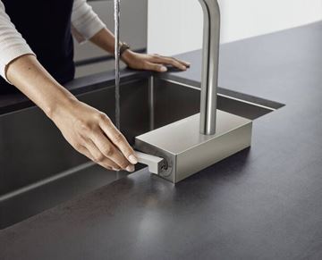 HANSGROHE AQUNO SELECT M81 dřezová baterie, s vytahovací koncovkou a plochou sprškou, nerez 73836800 Obrázek - fotka
