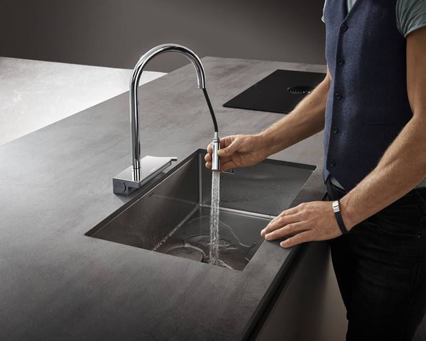 HANSGROHE AQUNO SELECT M81 dřezová baterie, s vytahovací sprškou a plochým sprchovým proudem, chrom 73837000 Obrázek - fotka