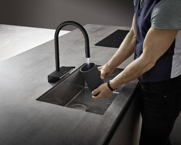 HANSGROHE AQUNO SELECT M81 dřezová baterie, s vytahovací sprškou a plochým sprchovým proudem, matná černá 73837670 Obrázek - fotka