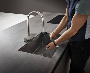 HANSGROHE AQUNO SELECT M81 dřezová baterie, s vytahovací sprškou a plochým sprchovým proudem, nerez 73837800 Obrázek - fotka