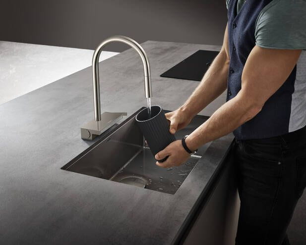 HANSGROHE AQUNO SELECT M81 dřezová baterie, s vytahovací sprškou a plochým sprchovým proudem, nerez 73837800 Obrázek - fotka