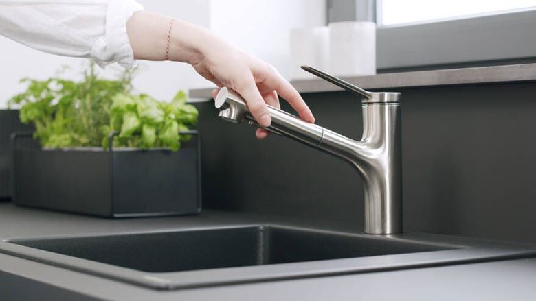 HANSGROHE ZESIS M33 dřezová baterie, s vytahovací sprškou, sBox lite, nerez 74803800 Obrázek - fotka