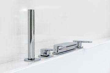RAVAK CHROME CR 025.00 baterie na okraj vany, 4-otvorová, s přepínačem, se sprchovou soupravou, chrom X070073 Obrázek - fotka