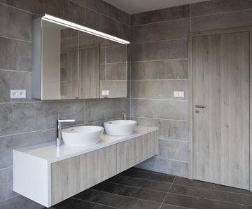 TIMERA SENTA HSSN zrcadlová skříňka 120x70,7x21,7 cm, osvětlení, s vypínačem a el. zásuvkou, hliník, stříbrná HSSN 0707 1200.301 Obrázek - fotka