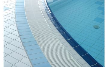 RAKO POOL schodovka11,5x20 cm, signální hrana, mat reliéf, bílá/tmavě modrá XPC55005 Obrázek - fotka