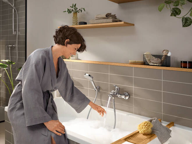 HANSGROHE REBRIS E vanová nástěnná baterie, s přepínačem, chrom 72450000 Obrázek - fotka