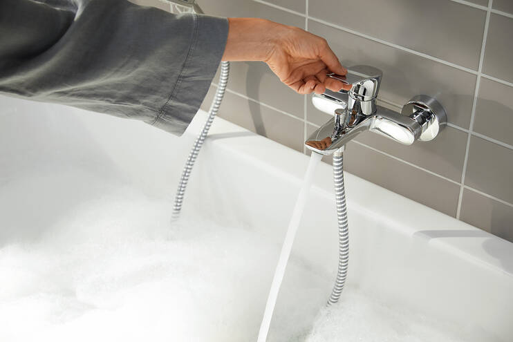 HANSGROHE REBRIS E vanová nástěnná baterie, s přepínačem, chrom 72450000 Obrázek - fotka