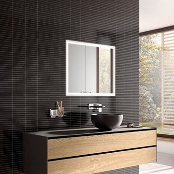 EMCO PRESTIGE 2 zrcadlová skříňka vestavná 81,4x66,6x17,7 cm, osvětlení s regulací stmívání a teploty světla, s vypínačem a el. zásuvkou, hliník, stříbrná 989707102 Obrázek - fotka