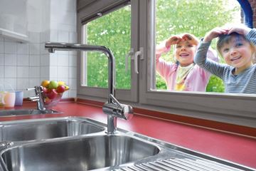 GROHE MINTA dřezová baterie, s vytahovací sprškou, chrom 32168000 Obrázek - fotka