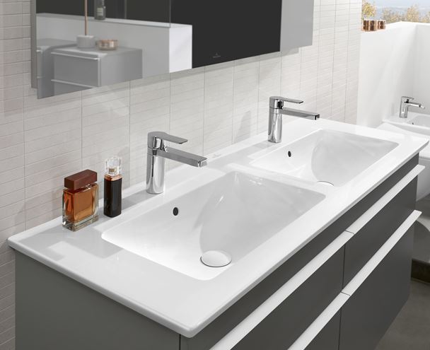 VILLEROY & BOCH VERITY LINE dvojumyvadlo 130 cm, se 2 otvory pro baterie a přepadem, CeramicPlus, alpská bílá 4A11DLR1 Obrázek - fotka