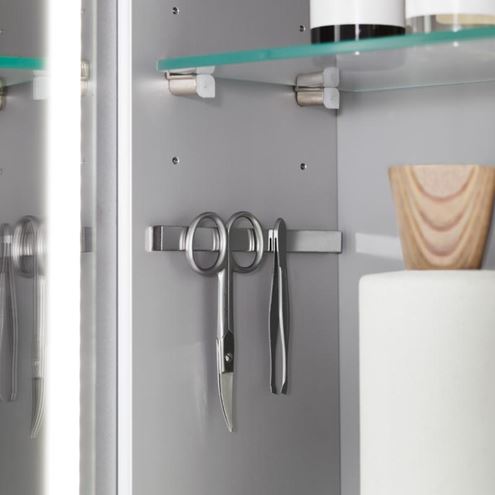 VILLEROY & BOCH VERITY LINE zrcadlová skříňka 130x75x17,3 cm, osvětlení, se zvětšovacím zrcátkem, vypínačem a el. zásuvkou, hliník, stříbrná B307F300 Obrázek - fotka
