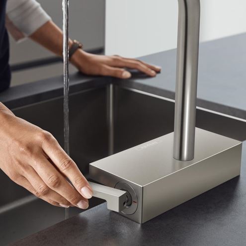 HANSGROHE AQUNO SELECT M81 dřezová baterie, s vytahovací sprškou a plochým sprchovým proudem, sBox, EcoSmart, nerez 73831800 Obrázek - fotka