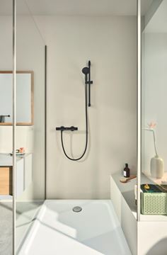 GROHE TEMPESTA 110 sprchová souprava 3-dílná, ruční sprcha pr. 110 mm, tyč, hadice, Water Saving, matná černá 261622433 Obrázek - fotka