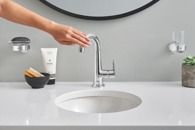 GROHE ESSENTIALS nástěnný pohárek, sklo, chrom 40447001 Obrázek - fotka