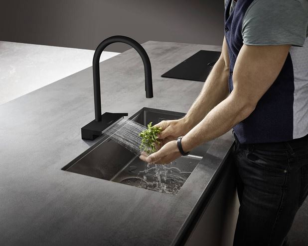 HANSGROHE AQUNO SELECT M81 dřezová baterie, s vytahovací sprškou a plochým sprchovým proudem, sBox, EcoSmart, matná černá 73831670 Obrázek - fotka