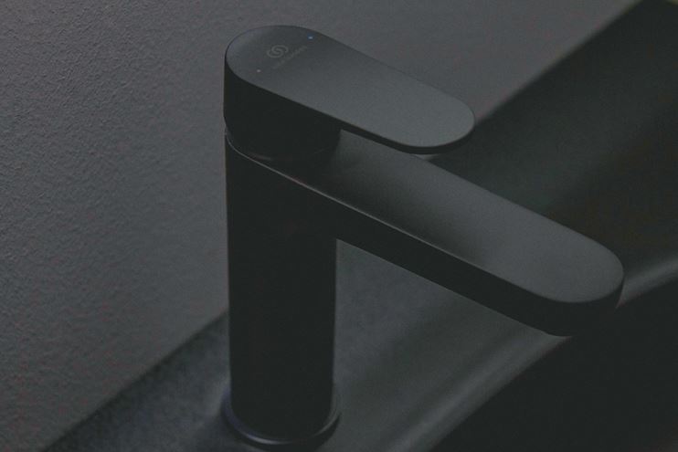IDEAL STANDARD CERAFINE O umyvadlová stojánková baterie, s odtokovou soupravou, hedvábná černá BD131XG Obrázek - fotka